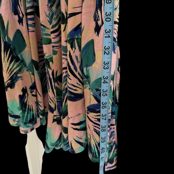 Torrid size 3 3X Super Soft Knit Tropical Print Shorts Romper Surplice V Neck - Picture 9 of 12
